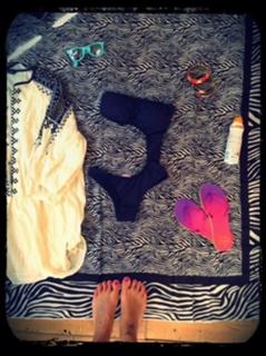 Jessica Athayde feet photo 9