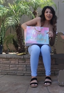 Jessica Awadis feet photo thumbnail