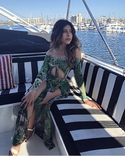 Jessica Awadis feet photo thumbnail
