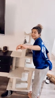 Jessica Awadis feet photo thumbnail