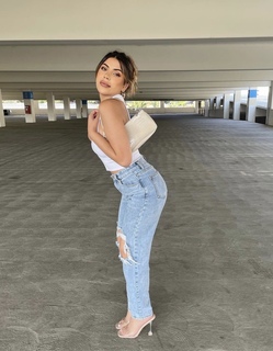 Jessica Awadis feet photo thumbnail