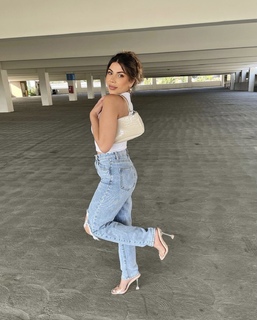 Jessica Awadis feet photo thumbnail