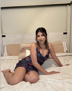 Jessica Awadis feet photo thumbnail