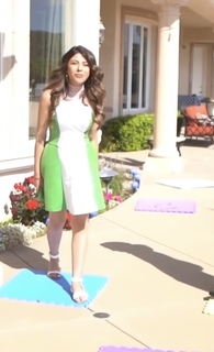 Jessica Awadis feet photo thumbnail