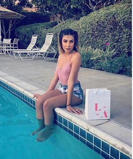 Jessica Awadis feet photo thumbnail