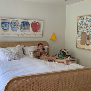 Jessica Barden feet photo thumbnail