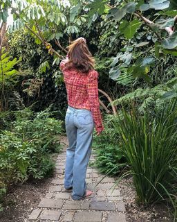 Jessica Barden feet photo thumbnail