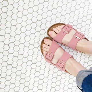 Jessica Barth feet photo thumbnail