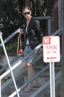 Jessica Biel feet photo thumbnail