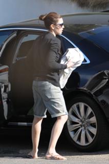Jessica Biel feet photo thumbnail