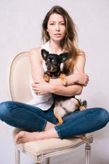 Jessica Biel feet photo thumbnail