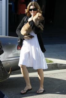 Jessica Biel feet photo thumbnail