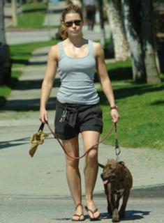 Jessica Biel feet photo thumbnail