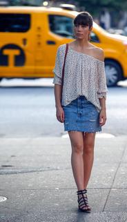Jessica Biel feet photo thumbnail