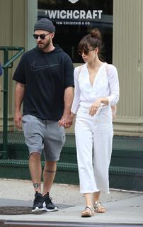Jessica Biel feet photo thumbnail