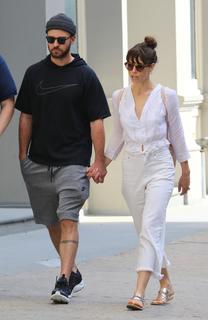 Jessica Biel feet photo thumbnail