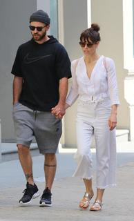 Jessica Biel feet photo thumbnail