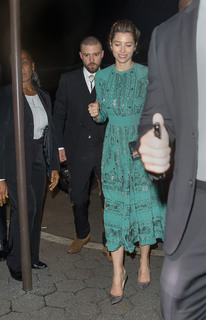 Jessica Biel feet photo thumbnail