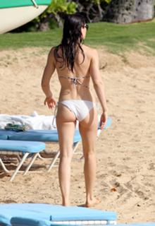 Jessica Biel feet photo thumbnail