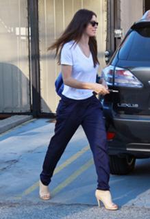 Jessica Biel feet photo thumbnail