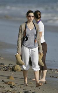 Jessica Biel feet photo thumbnail