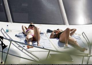 Jessica Biel feet photo thumbnail
