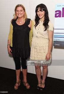 Jessica Brown Findlay feet photo thumbnail