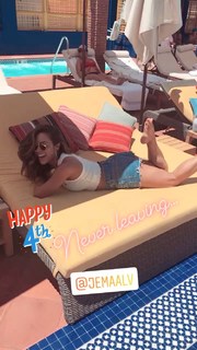 Jessica Camacho feet photo thumbnail