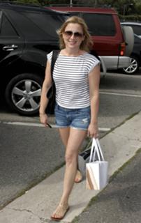 Jessica Capshaw feet photo thumbnail