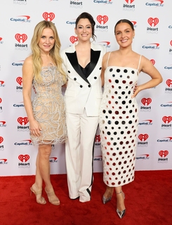 Jessica Capshaw feet photo thumbnail