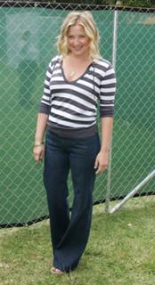 Jessica Capshaw feet photo thumbnail