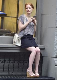 Jessica Chastain feet photo thumbnail