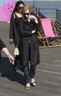 Jessica Chastain feet photo thumbnail