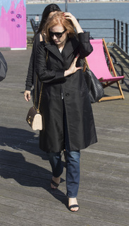 Jessica Chastain feet photo thumbnail