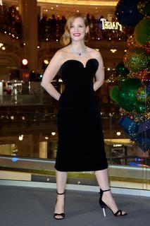 Jessica Chastain feet photo thumbnail