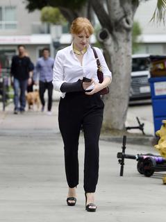 Jessica Chastain feet photo thumbnail