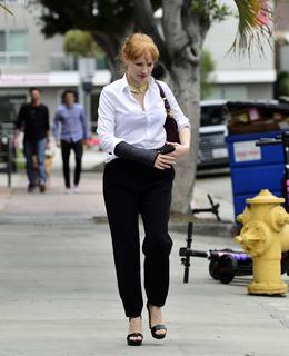 Jessica Chastain feet photo thumbnail