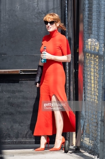 Jessica Chastain feet photo thumbnail