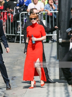 Jessica Chastain feet photo thumbnail