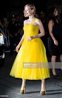 Jessica Chastain feet photo thumbnail