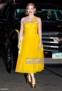 Jessica Chastain feet photo thumbnail