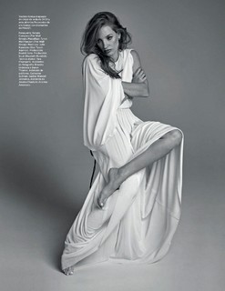 Jessica Chastain feet photo thumbnail