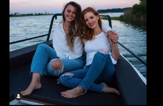 Jessica Chastain feet photo thumbnail