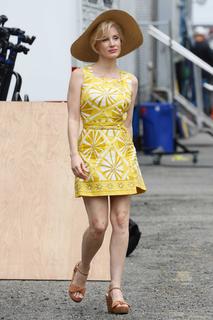 Jessica Chastain feet photo thumbnail
