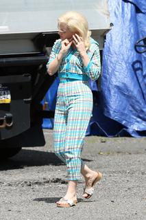 Jessica Chastain feet photo thumbnail