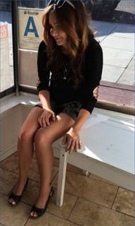 Jessica Chobot feet photo thumbnail
