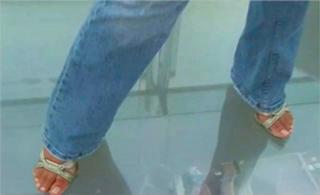 Jessica Chobot feet photo thumbnail