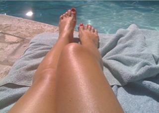 Jessica Chobot feet photo thumbnail