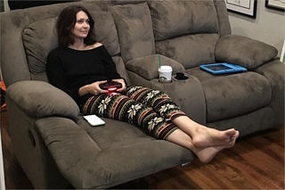 Jessica Chobot feet photo thumbnail