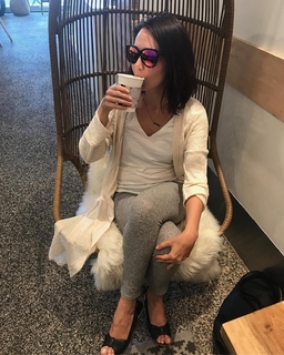 Jessica Chobot feet photo thumbnail